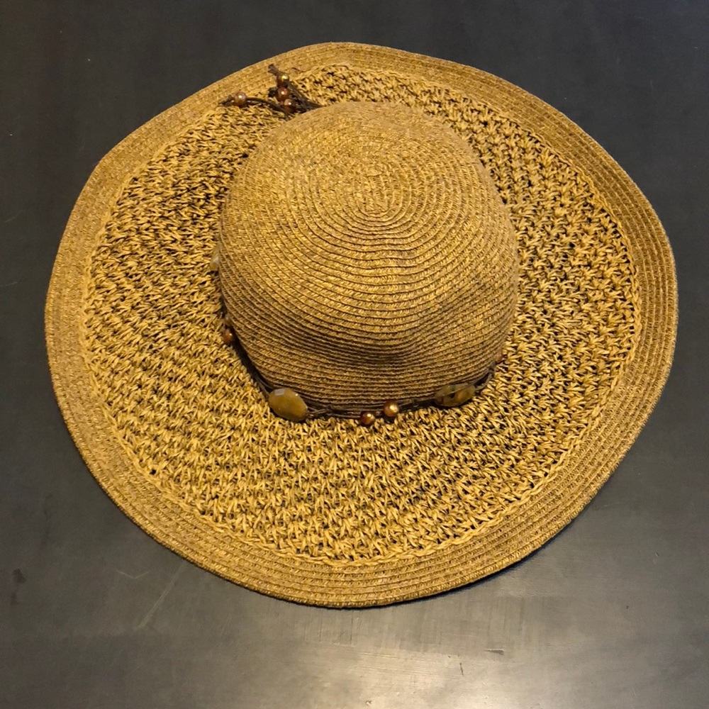 Straw beach hat